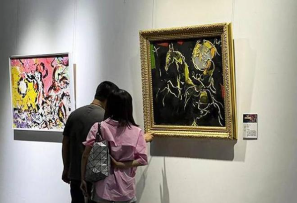 “当代”俄罗斯油画展哈尔滨开展 百余幅作品尽展俄式风情